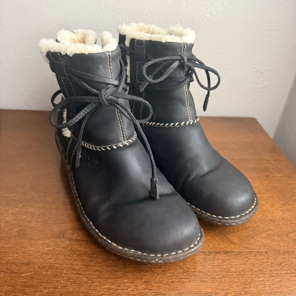 UGG Cove 5136 Womens US 9 Black Leather Sheepskin Lined Ankle Boots Booties - Picture 4 of 6